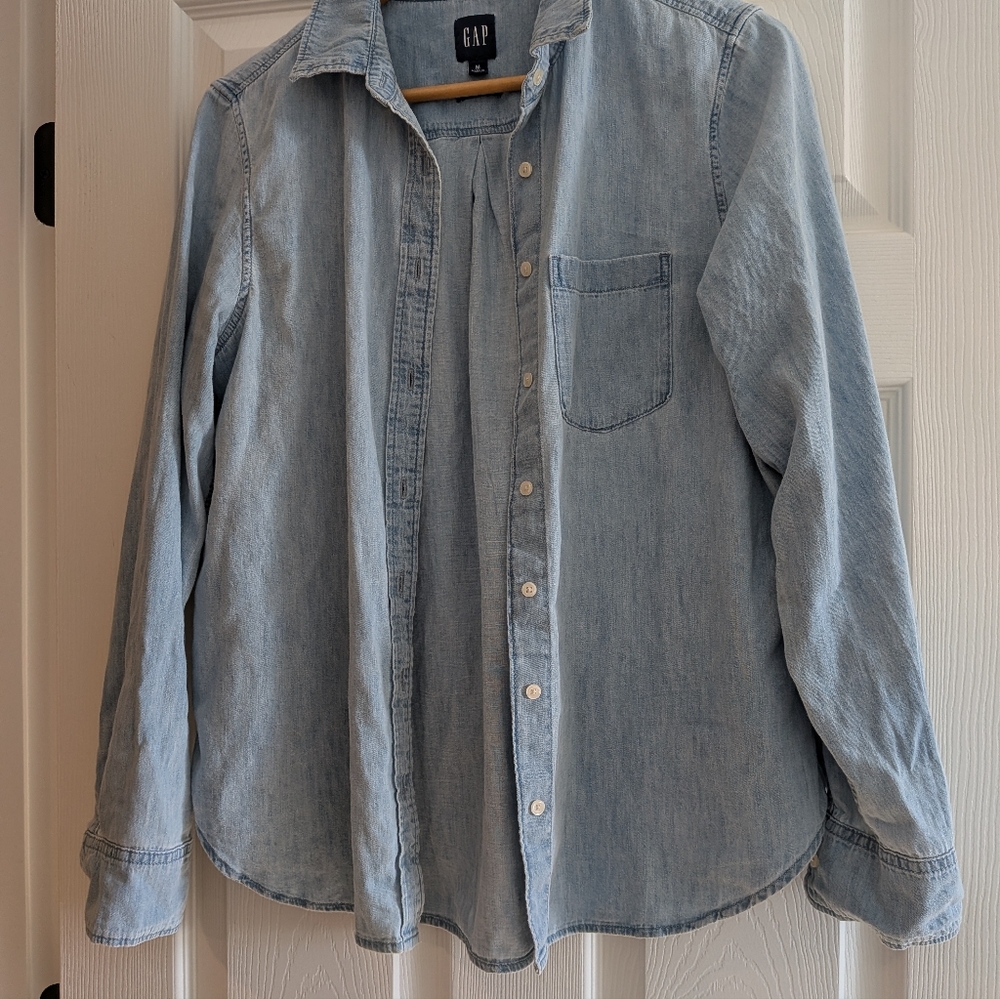 GAP Perfect Short Chambray Button Down - image 7